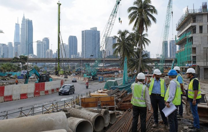 Buildr Daily News: 13 July 2026 — Bacaan Pasaran Kontraktor Malaysia / Malaysia Contractor Market Read