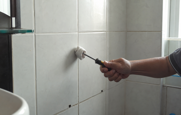 Jubin Dinding Bilik Air Bunyi Kosong? 6 Semakan Sebelum Tile Tertanggal